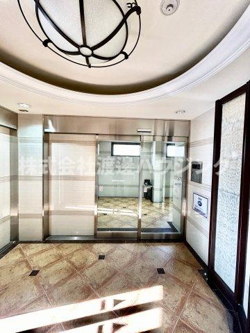 Luxe豊津のエントランス