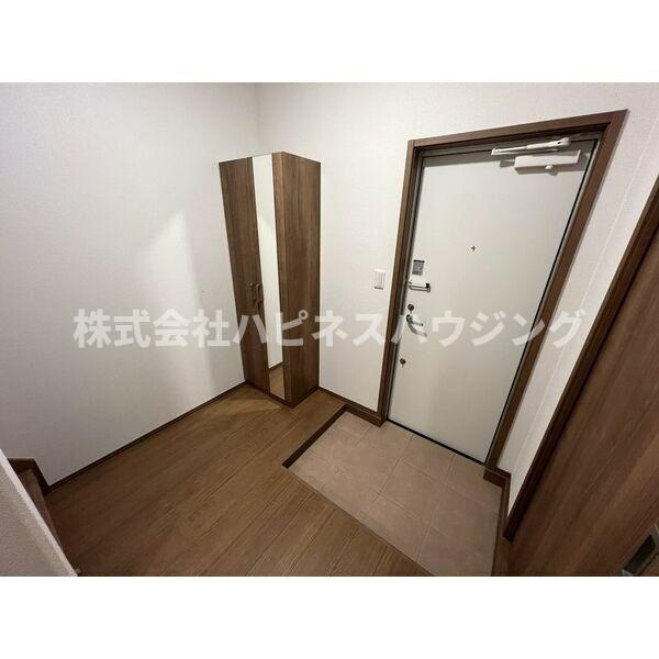 Garage House J～ガレージハウスジェイ～の玄関
