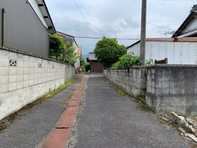 西条市飯岡の前面道路含む現地写真