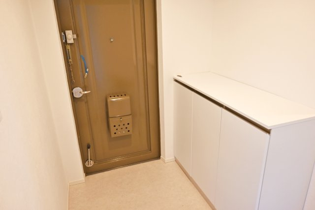 武庫川サニーハイツの玄関|清潔感あふれる玄関は、来客時も気持ちよく迎えることが出来ます。