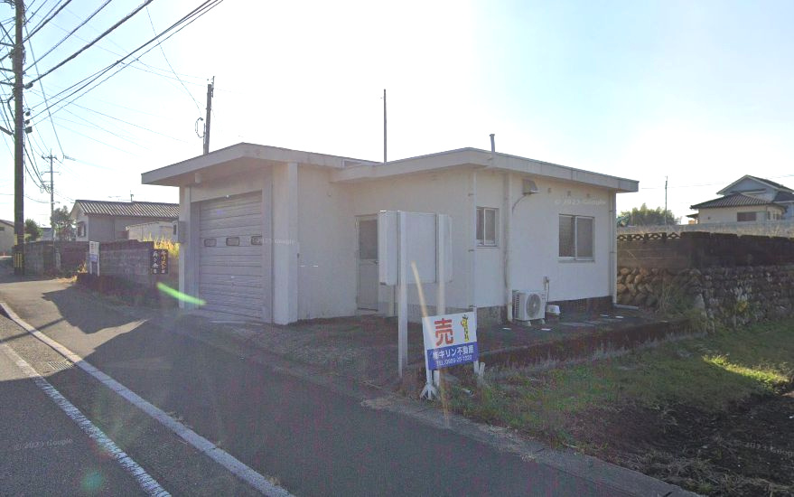 都城市下長飯町の事務所の外観