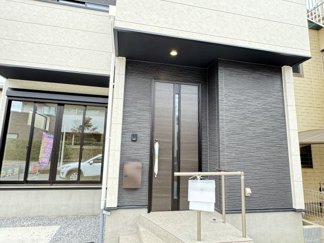 松戸市二十世紀が丘戸山町新築戸建【大橋小学校：4分】のエントランス|エントランス・玄関ポーチ