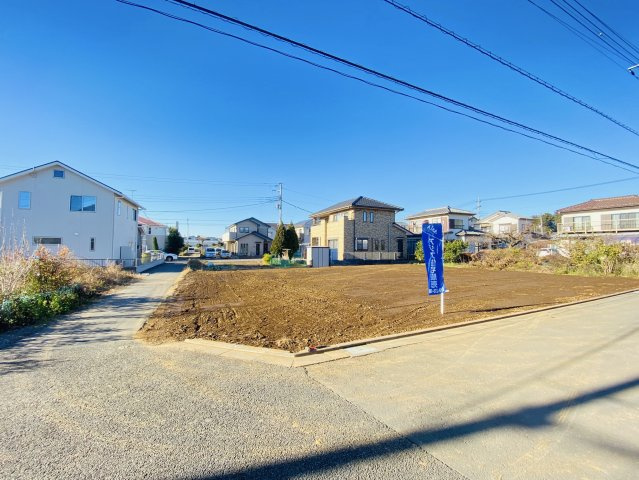 敷地面積６０坪　売地　川越市吉田の前面道路含む現地写真|角地！南東側公道約２．９ｍ、東側公道約４ｍ！接道幅が広くお車の出し入れもラクラクです♪
