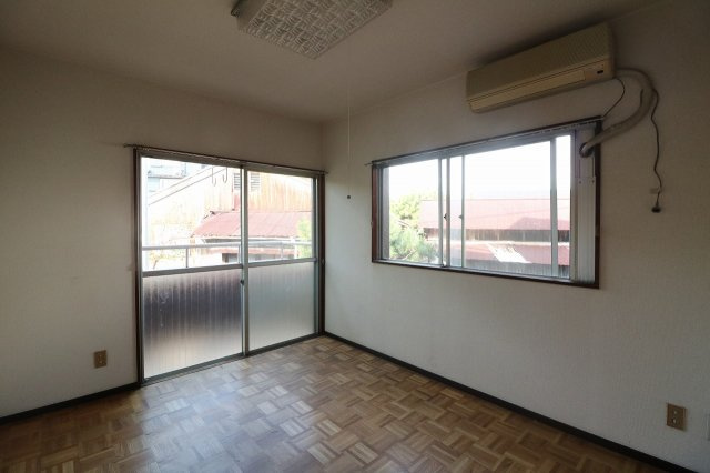 丸美タウンマンション笠寺の洋室|二面採光の洋室１ 