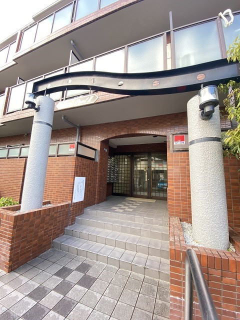 シェルプール弐番館の外観