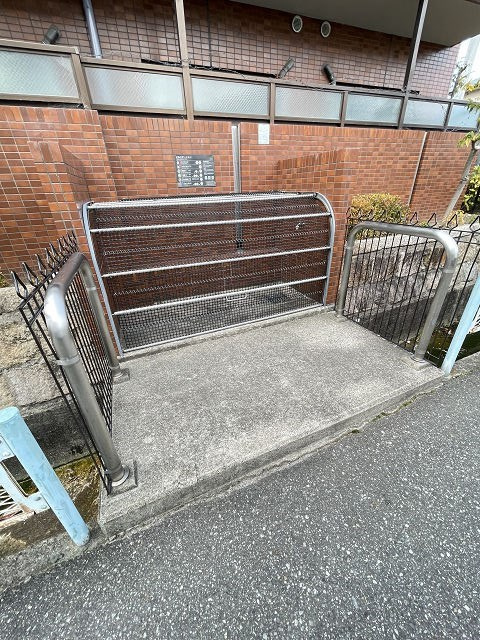 シェルプール弐番館の外観