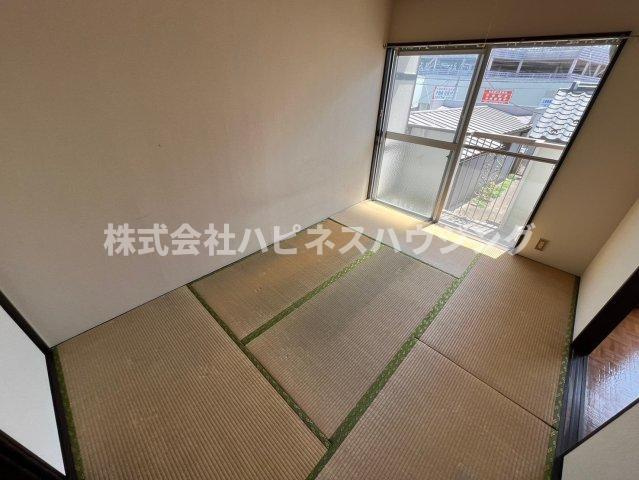 東宮前ハイツの和室