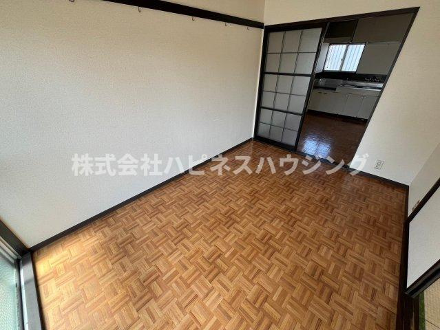 東宮前ハイツの寝室