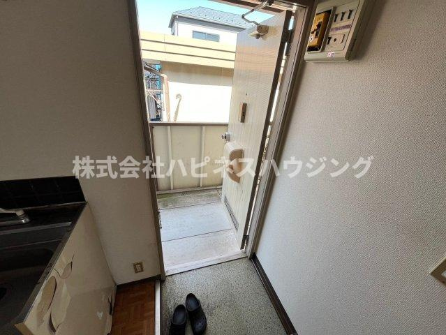 東宮前ハイツの玄関