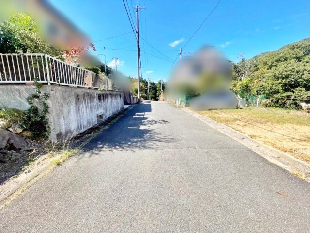 中古戸建　畑野町土ヶ畑大タワの前面道路含む現地写真