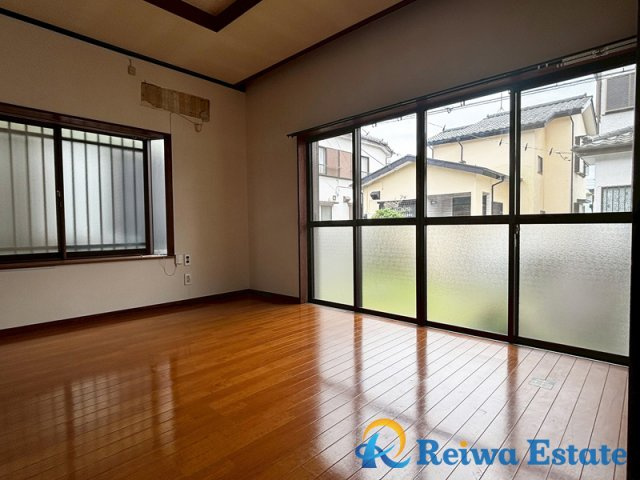 中古戸建　茅ヶ崎市赤羽根の居間・リビング