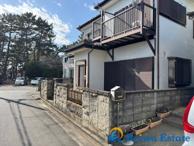 中古戸建　茅ヶ崎市赤羽根の前面道路含む現地写真