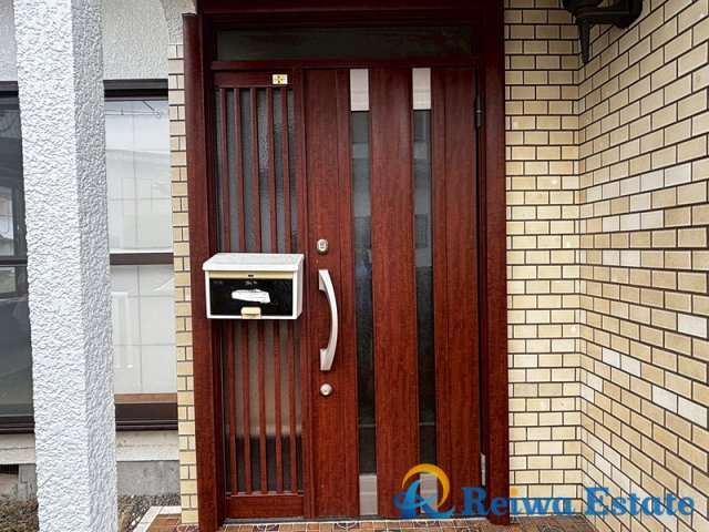 中古戸建　茅ヶ崎市赤羽根の玄関