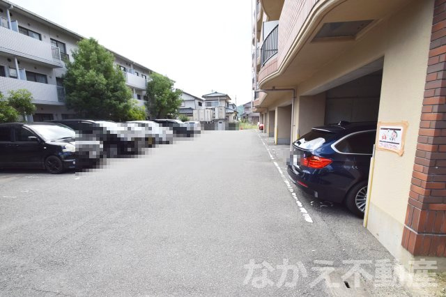 【駐車場】 | 車をお持ちの方に嬉しい駐車場付きの物件です