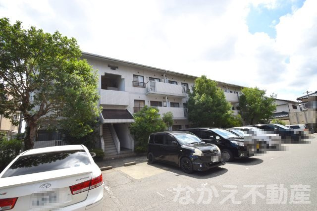 【駐車場】 | 駐車場があるので、車を買う予定の方も安心です