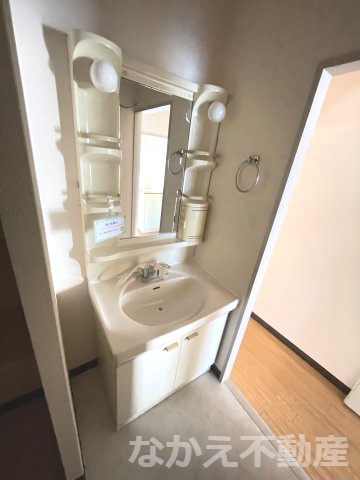 【洗面所】 | 脱衣スペースもあります