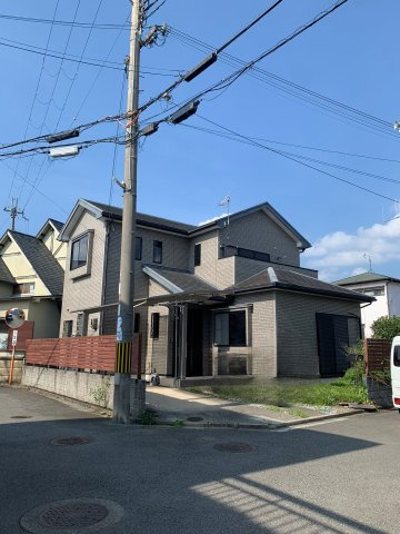 岩出市中迫　中古戸建の前面道路含む現地写真