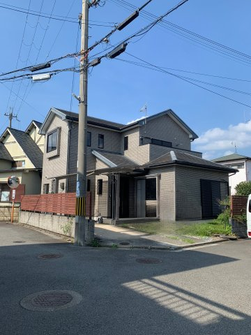 岩出市中迫　中古戸建の前面道路含む現地写真