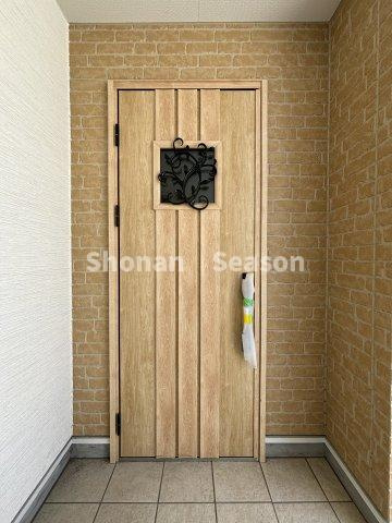 【玄関】 | 帰るとホッとできる素敵なマイホームは、当社で探しませんか♪
ぜひお気軽にお問合せ下さい。