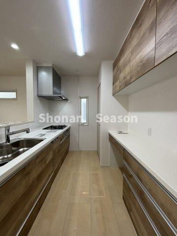 【キッチン】 | カップボードがあれば、キッチン用品や食器・食材のストックまでたっぷり収納できますよ♪