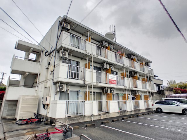 インフィニティーの駐車場