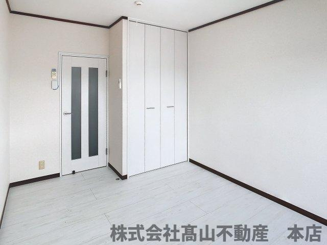 インフィニティーの居間・リビング