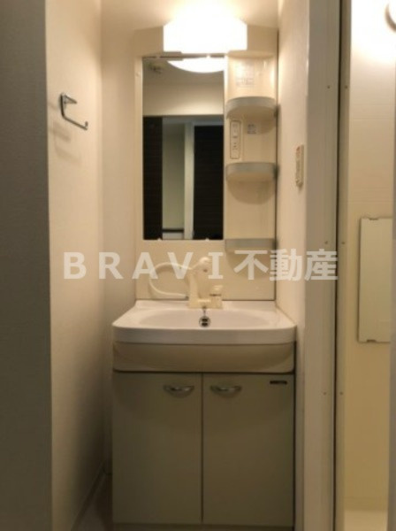 クレアート大手前グランアクシア　BRAVI不動産の独立洗面台|【クレアート大手前グランアクシア】独立洗面台