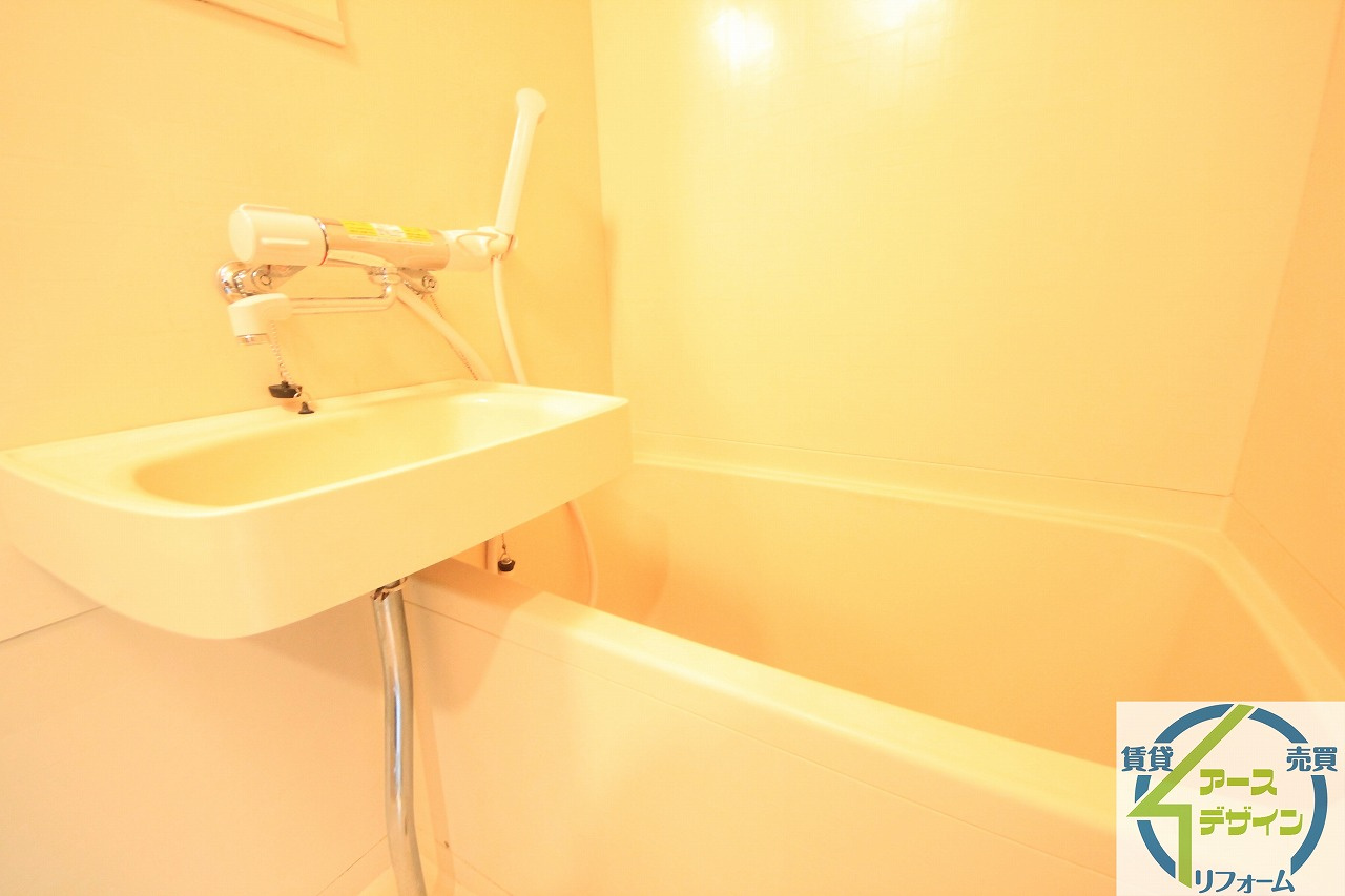 YKハイツ西明石の浴室