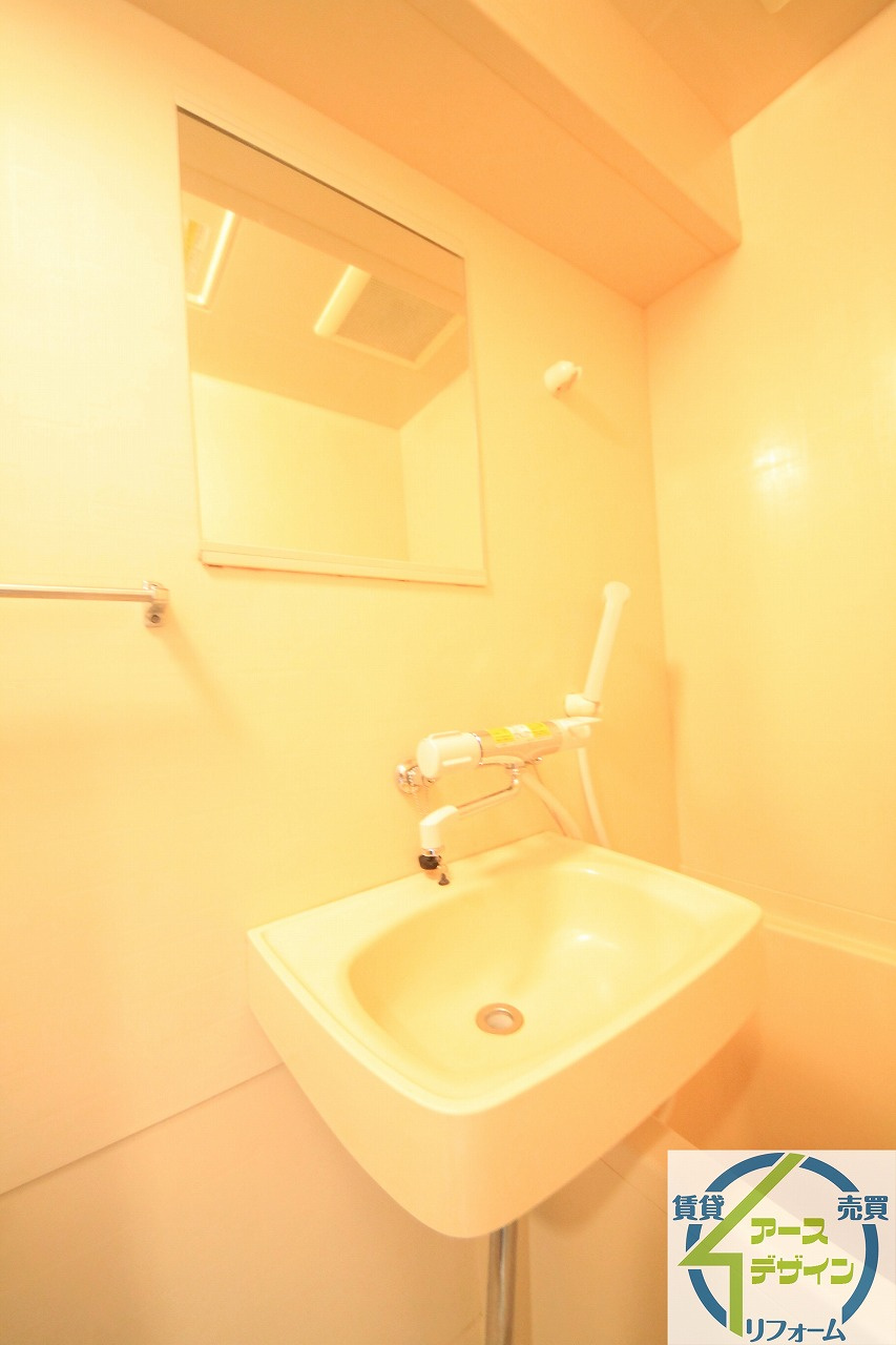 YKハイツ西明石の洗面所