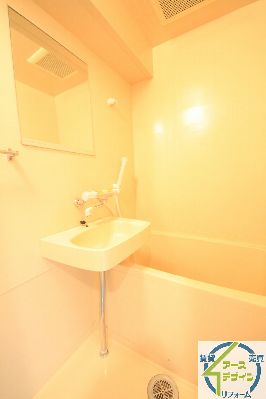 YKハイツ西明石の浴室