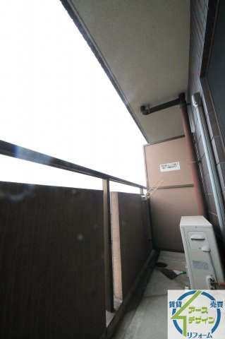 YKハイツ西明石のバルコニー