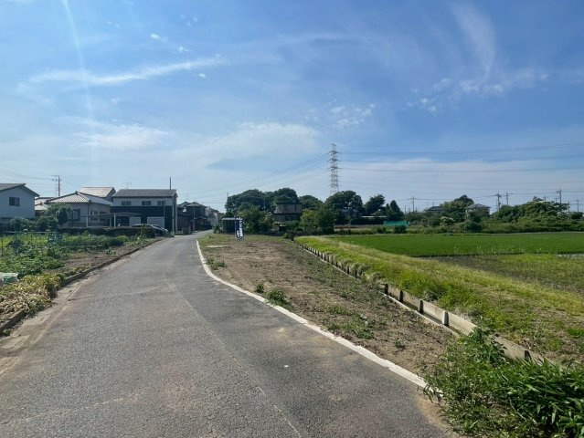敷地面積113.3坪！　売地　宮代町須賀の前面道路含む現地写真