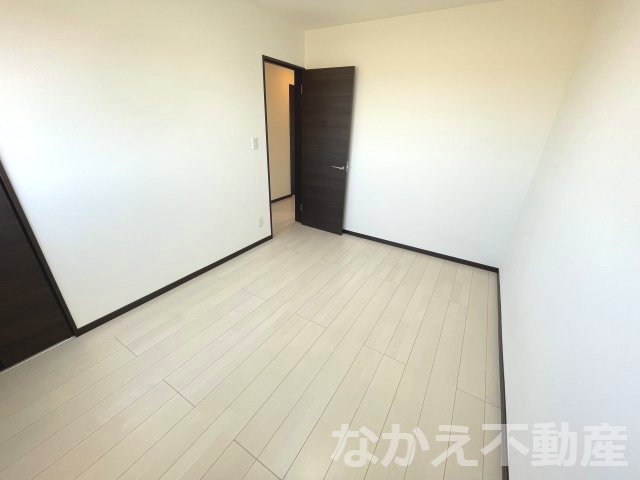 【寝室】 | 広くて明るい寝室