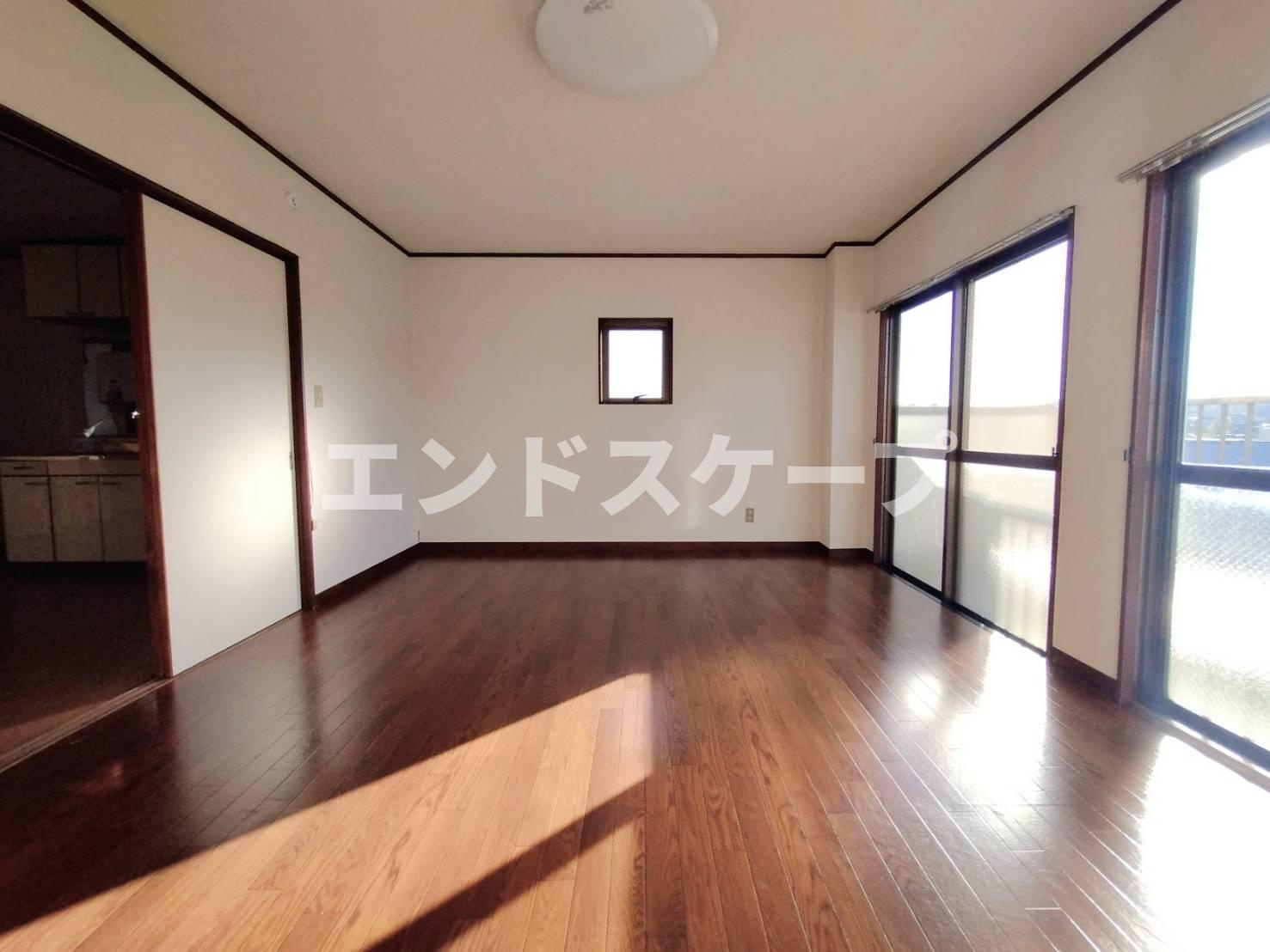 レジデンスよしいの居間・リビング|高崎、前橋エリアのお部屋探しはエンドスケープまで！お客様の理想お聞かせ下さい♪