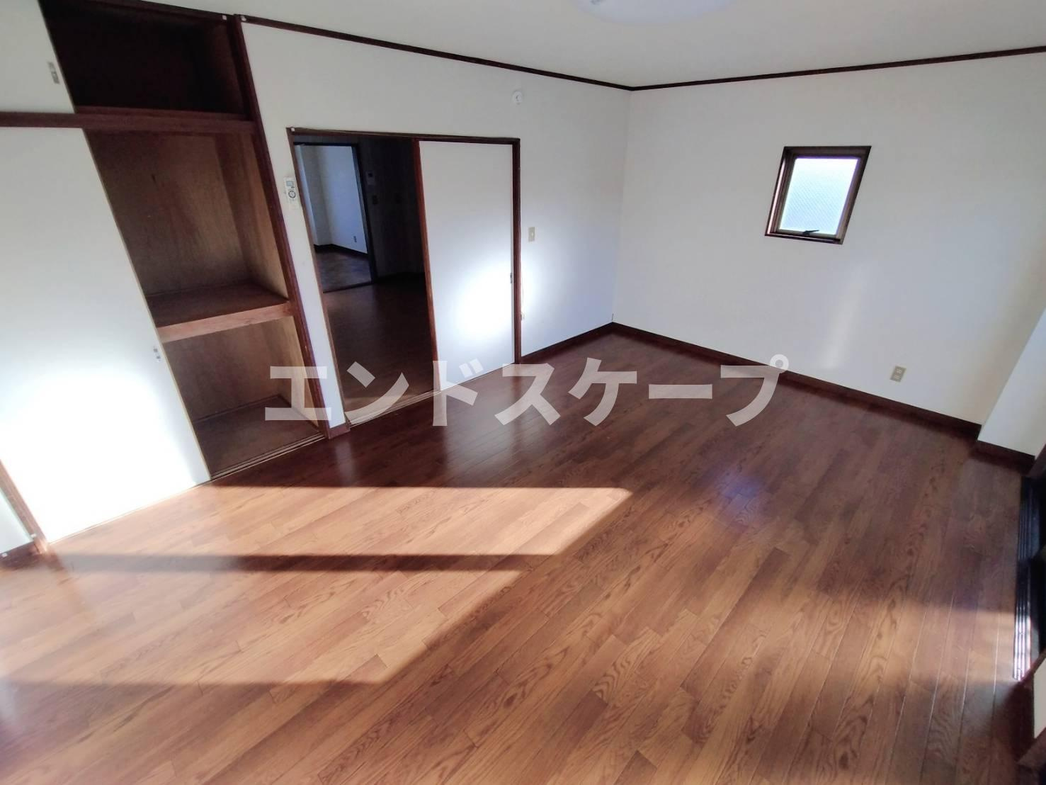 レジデンスよしいの居間・リビング|高崎、前橋エリアのお部屋探しはエンドスケープまで！お客様の理想お聞かせ下さい♪