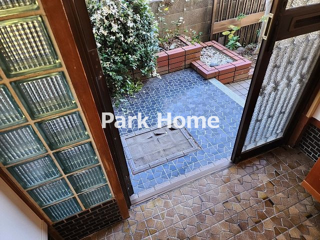 高知市一宮東町4丁目　中古戸建ての玄関