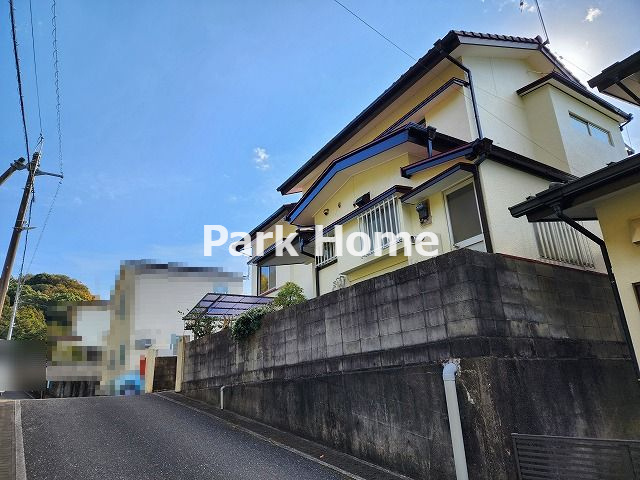 高知市一宮東町4丁目　中古戸建ての前面道路含む現地写真|2024.12月