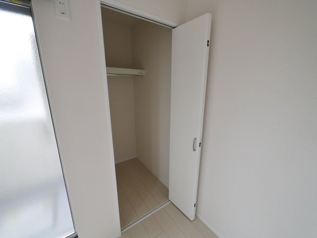 【収納】 | クレア名島 | 別号室の写真になります。現況優先。