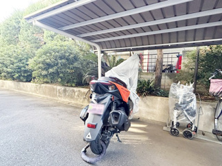 【駐車場】 | バイク置き場。空き区画の有無や駐輪料金、サイズおよび排気量規定などについては、改めてお問い合わせください。～即日のご見学可能～　お問合せはお気軽にどうぞ。
