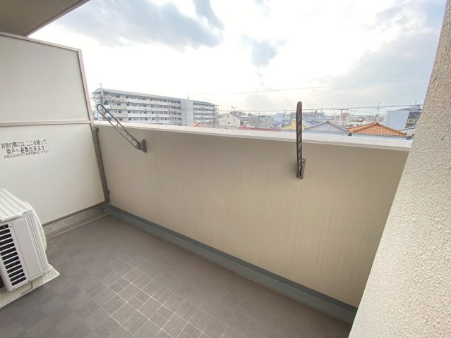 ライトステージ(近畿大学　一人暮らし)のバルコニー