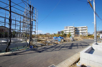 【前面道路含む現地写真】