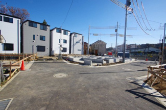 【前面道路含む現地写真】