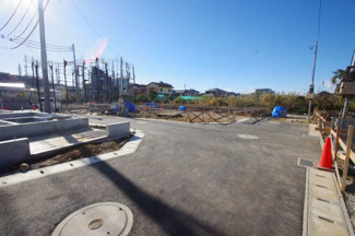 【前面道路含む現地写真】