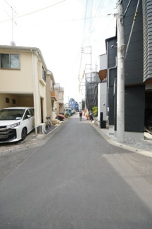 【前面道路含む現地写真】