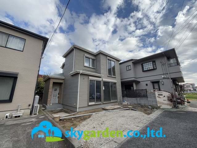 平塚市御殿4丁目　中古戸建の前面道路含む現地写真