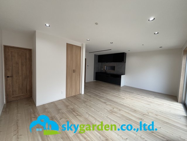 平塚市御殿4丁目　中古戸建の居間・リビング