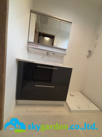 平塚市御殿4丁目　中古戸建の独立洗面台