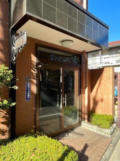 メゾンダイコーのエントランス