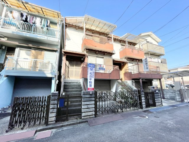 寝屋川市長栄寺町　中古一戸建ての外観|物件の外観です