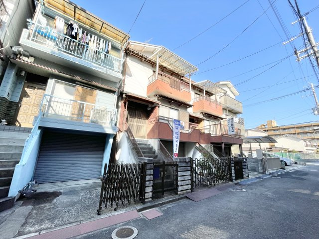 寝屋川市長栄寺町　中古一戸建ての外観|物件の外観です